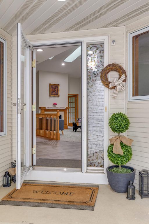 3424 Eagan Oaks Court, Eagan, MN 55123