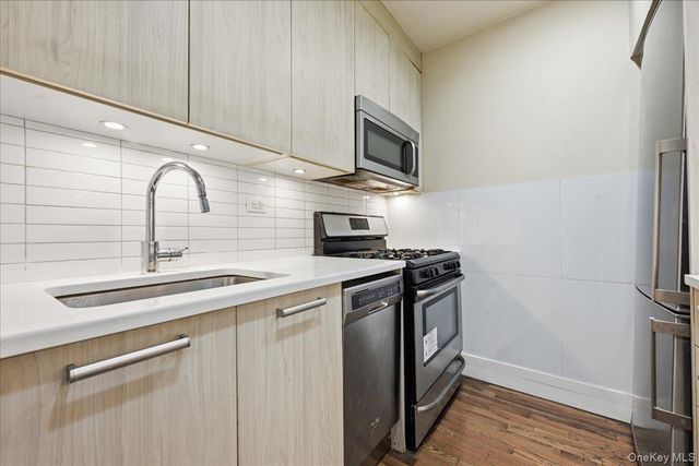 87-10 51st Avenue 5H, Elmhurst, NY 11373