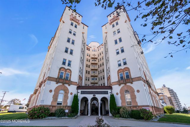 400 Deal Lake Drive 4D, Asbury Park, NJ 07712