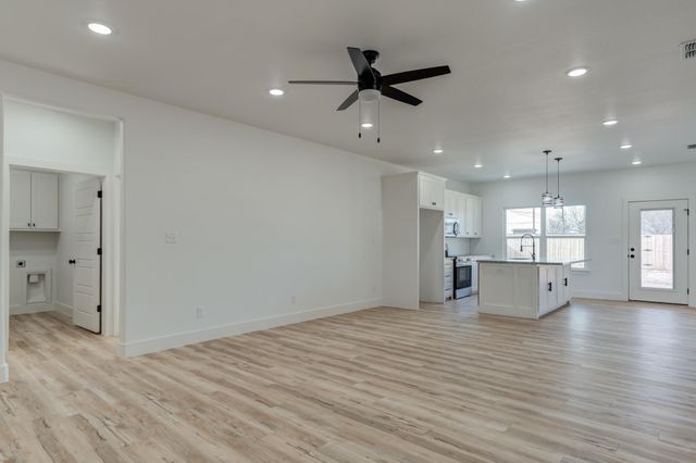 407 Ave M, Abernathy, TX 79311