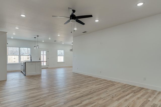 407 Ave M, Abernathy, TX 79311