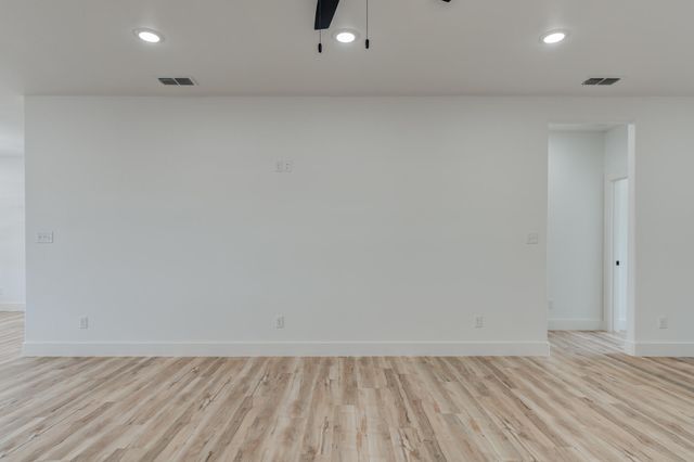 407 Ave M, Abernathy, TX 79311