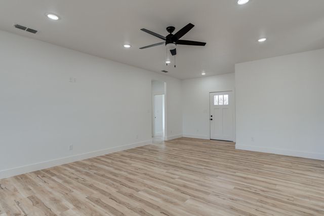 407 Ave M, Abernathy, TX 79311