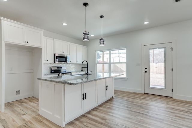 407 Ave M, Abernathy, TX 79311