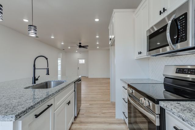 407 Ave M, Abernathy, TX 79311