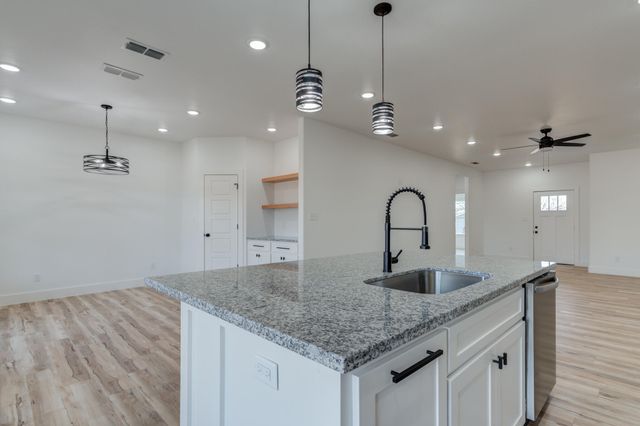 407 Ave M, Abernathy, TX 79311