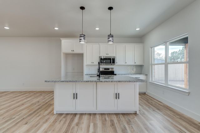 407 Ave M, Abernathy, TX 79311