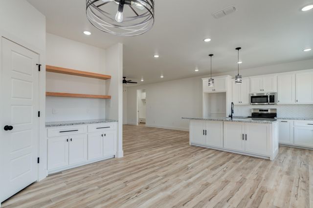 407 Ave M, Abernathy, TX 79311