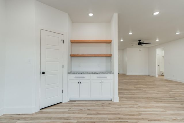 407 Ave M, Abernathy, TX 79311