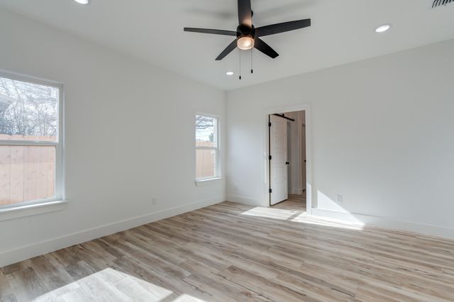 407 Ave M, Abernathy, TX 79311