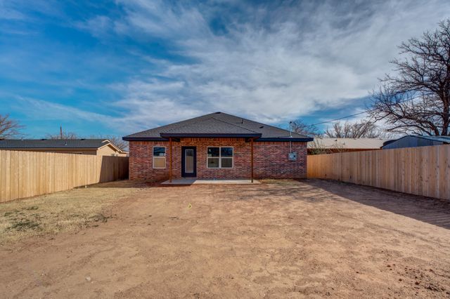 407 Ave M, Abernathy, TX 79311