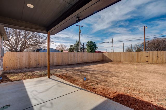 407 Ave M, Abernathy, TX 79311