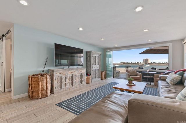2812 Bayside Walk, San Diego, CA 92109