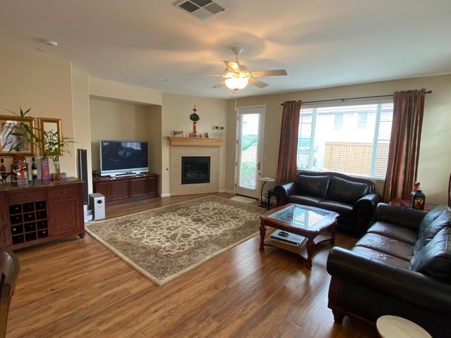 20848 Shrub Oak Dr, Patterson, CA 95363