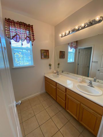 20848 Shrub Oak Dr, Patterson, CA 95363