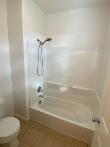 20848 Shrub Oak Dr, Patterson, CA 95363