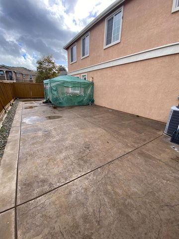 20848 Shrub Oak Dr, Patterson, CA 95363