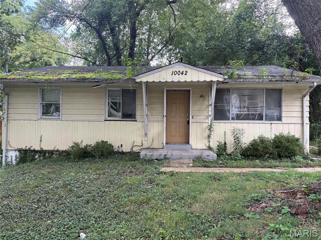 10042 Green Valley Drive, St Louis, MO 63136