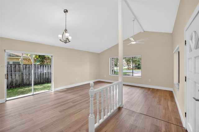 1660 NW 94th Ave, Plantation, FL 33322