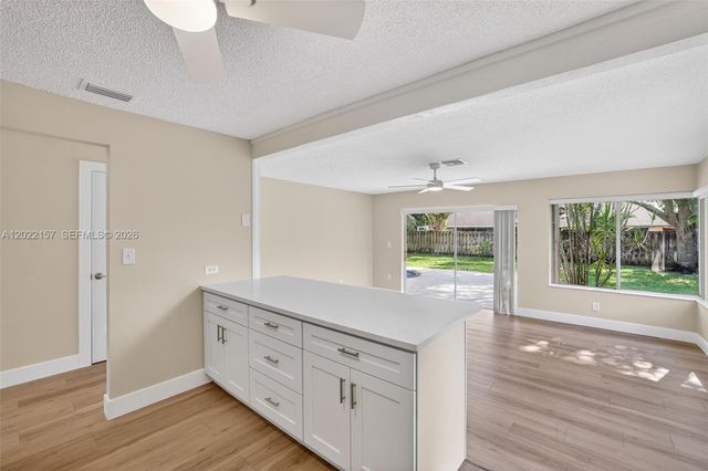 1660 NW 94th Ave, Plantation, FL 33322