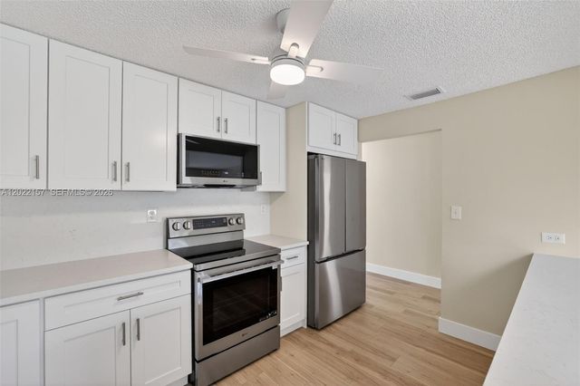 1660 NW 94th Ave, Plantation, FL 33322