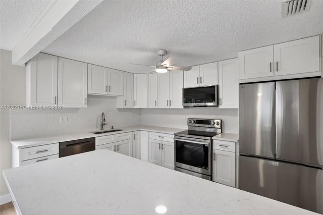 1660 NW 94th Ave, Plantation, FL 33322