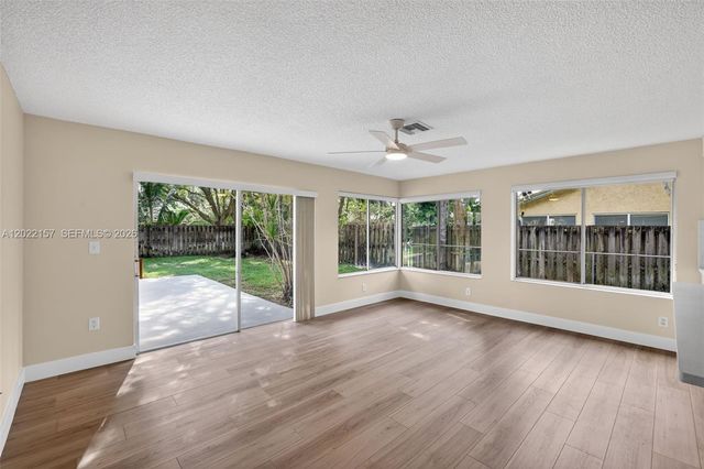 1660 NW 94th Ave, Plantation, FL 33322