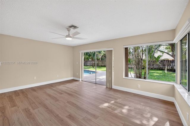 1660 NW 94th Ave, Plantation, FL 33322