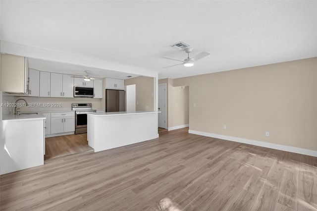 1660 NW 94th Ave, Plantation, FL 33322
