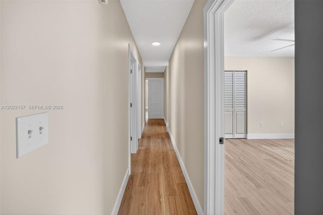 1660 NW 94th Ave, Plantation, FL 33322