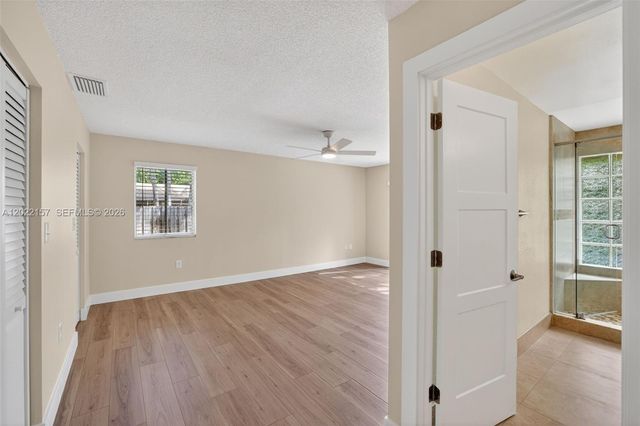 1660 NW 94th Ave, Plantation, FL 33322