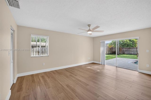 1660 NW 94th Ave, Plantation, FL 33322
