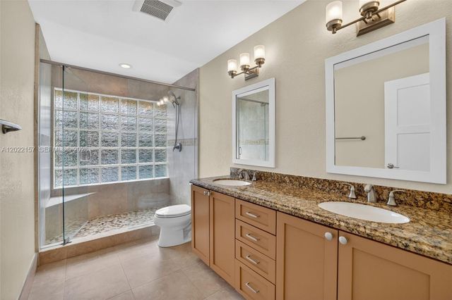 1660 NW 94th Ave, Plantation, FL 33322