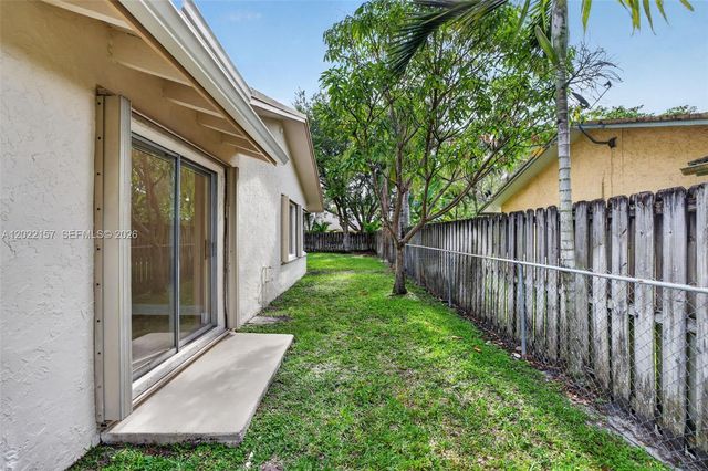 1660 NW 94th Ave, Plantation, FL 33322