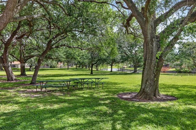 1660 NW 94th Ave, Plantation, FL 33322