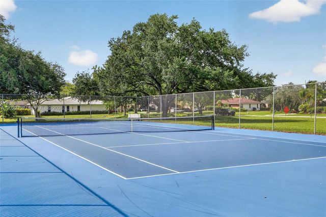 1660 NW 94th Ave, Plantation, FL 33322