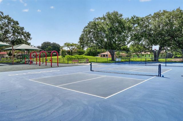 1660 NW 94th Ave, Plantation, FL 33322