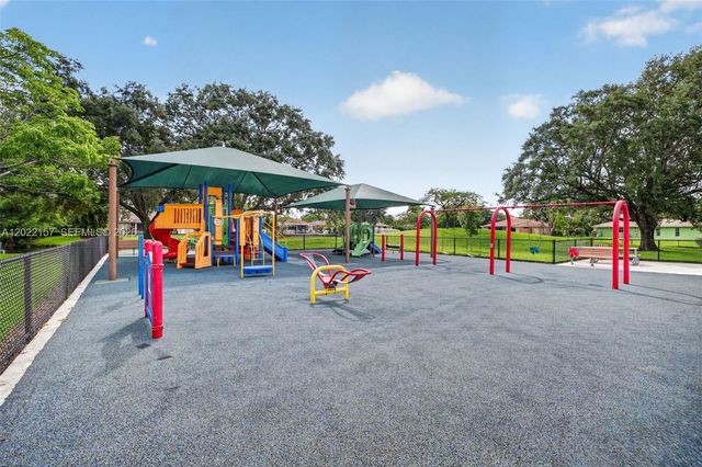 1660 NW 94th Ave, Plantation, FL 33322