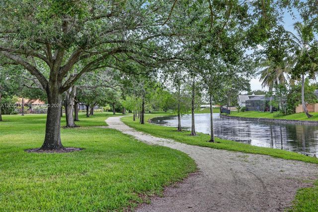 1660 NW 94th Ave, Plantation, FL 33322