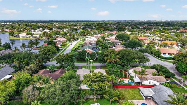 1660 NW 94th Ave, Plantation, FL 33322