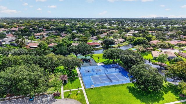 1660 NW 94th Ave, Plantation, FL 33322
