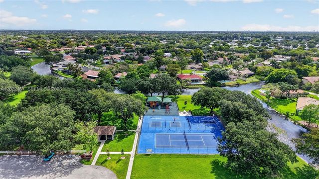 1660 NW 94th Ave, Plantation, FL 33322