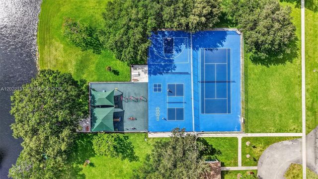 1660 NW 94th Ave, Plantation, FL 33322
