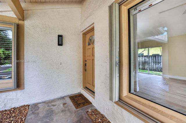 1660 NW 94th Ave, Plantation, FL 33322