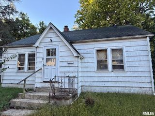 822 W MCCLURE Avenue, Peoria, IL 61604