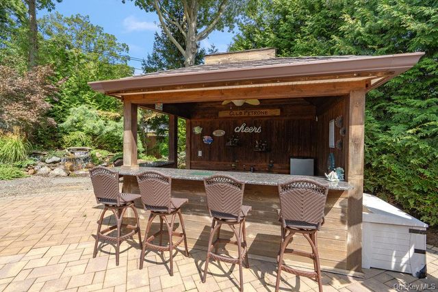 9 Defeo Court, Deer Park, NY 11729