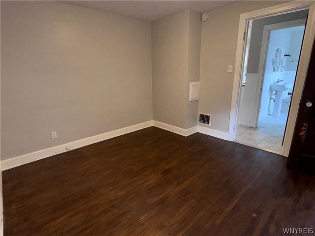 34 Sunset Street Upper, Buffalo, NY 14207