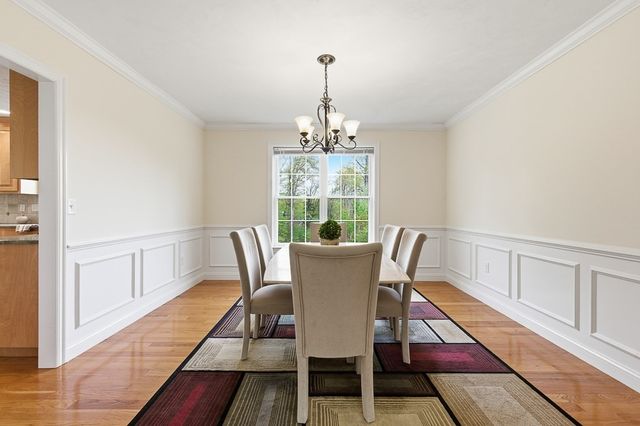 8 Victoria Circle, Shrewsbury, MA 01545