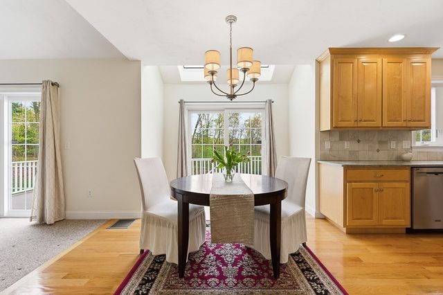 8 Victoria Circle, Shrewsbury, MA 01545