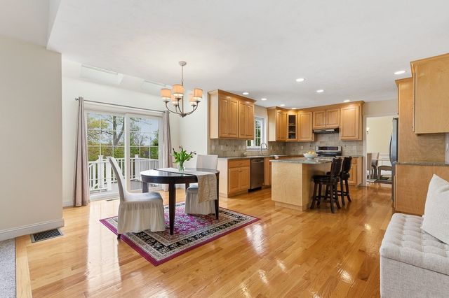 8 Victoria Circle, Shrewsbury, MA 01545